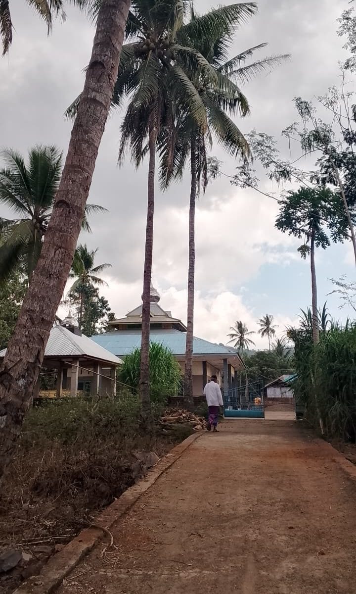 Menemui Nya pada Jum'at di Lewopulo, NTT. 2025